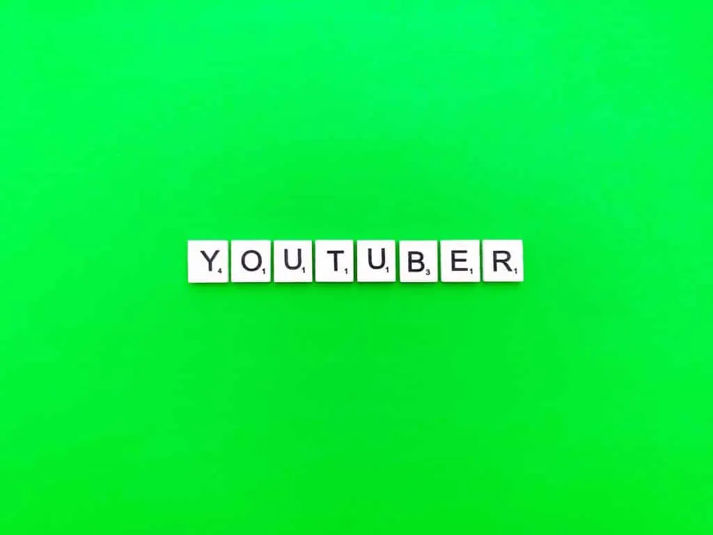 ChatGPT : l’intelligence artificielle de OpenAI débarque sur YouTube
