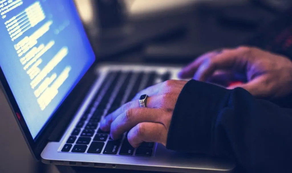 Intelligence Artificielle et Cybercriminalité : Découvrez les menaces actuelles et l’avenir effrayant !