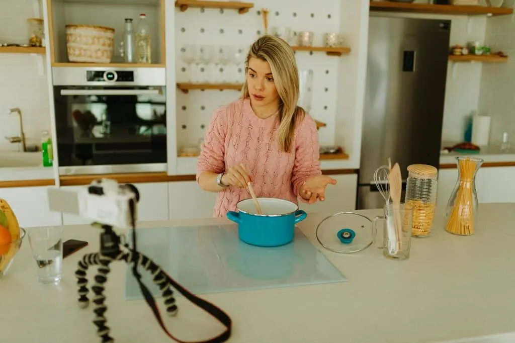 Instagram : quel usage ? Story à la une révèle les clés !